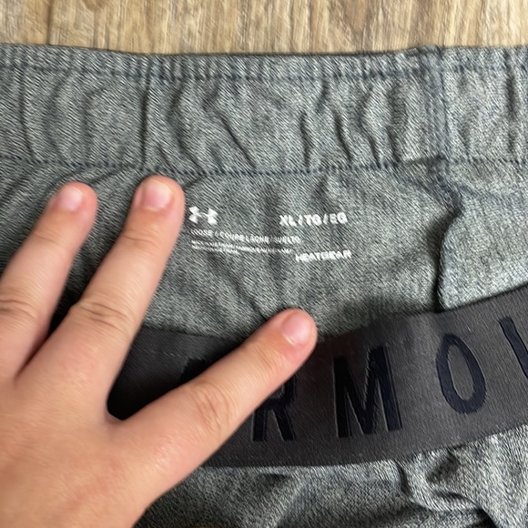 UNDER ARMOR SHORTS womens XL in color grey - Picture 4 of 4